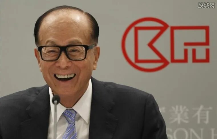 李嘉诚每天赚多少钱 2019李嘉诚身价多少亿？
