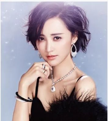 张歆艺发型:瘦脸又无比时尚的张歆艺发型