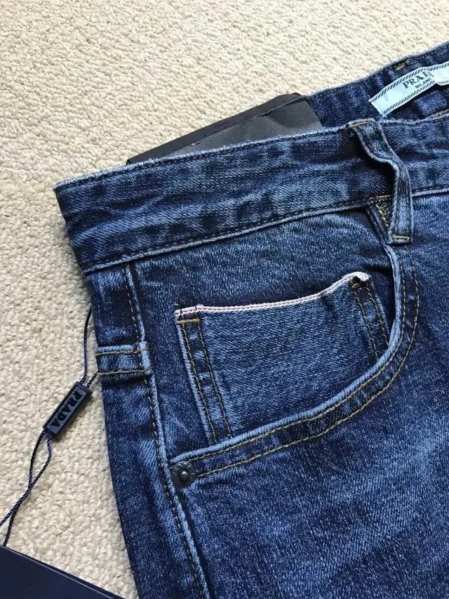 普拉达的服装风格是什么?