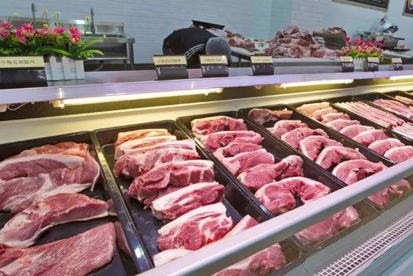 猪肉价格连降9周,猪肉的价格还能回到十几块一斤吗?