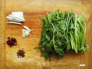 清炒茼蒿