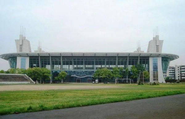 湖北大学老师梁艳萍被停职,她做了什么错事?