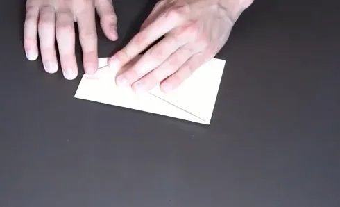 “开学第一课”中的歼15纸飞机怎么折