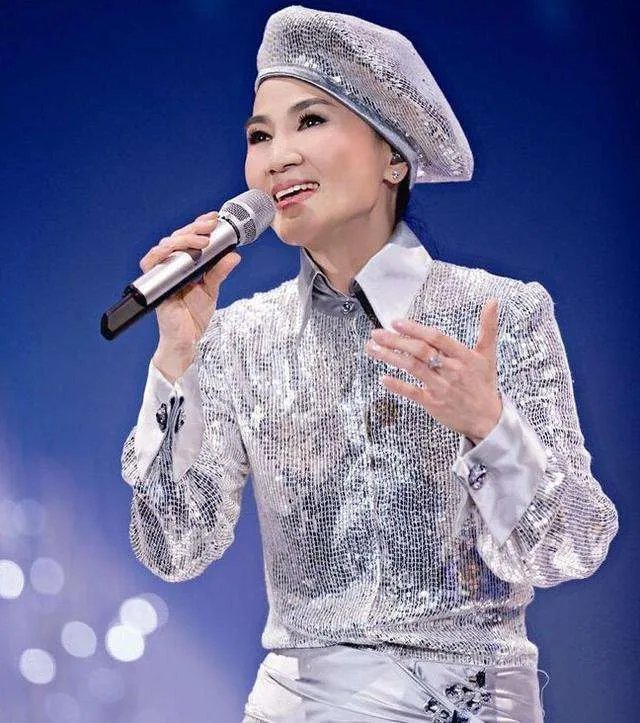 帽子天后凤飞飞为什么总戴帽子?