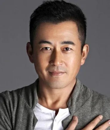 为娶张歆艺丢弃原配,与儿子闹翻的王志飞,后来怎样?