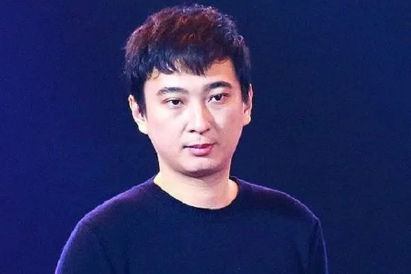 以王思聪放荡不羁的性格,真的适合继承万达集团吗?
