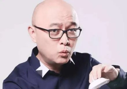 孟非不听劝告坚持爬山,结果导致病情严重,他怎么突然病倒了?