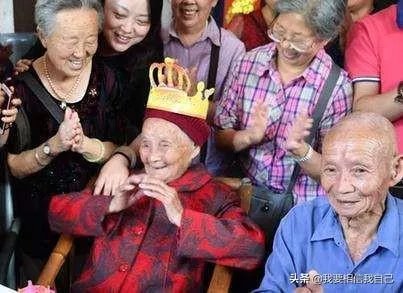 没几个人知道他爸爸的爷爷叫什么名字，传宗接代还有意义吗？
