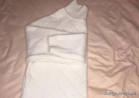 如何叠长袖的衣服?