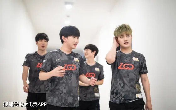 LOL-S10:网友热议LGD免遭淘汰,LGD这是跟第四名杠上了吗?
