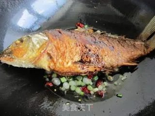 皮馕烧鲤鱼