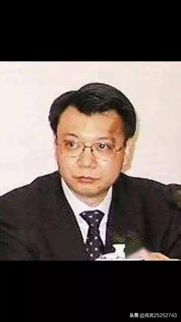 郁国祥和钱峰雷谁厉害?