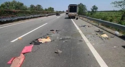吉林松原2辆货车相撞致18人死亡,此事故是怎样发生的?