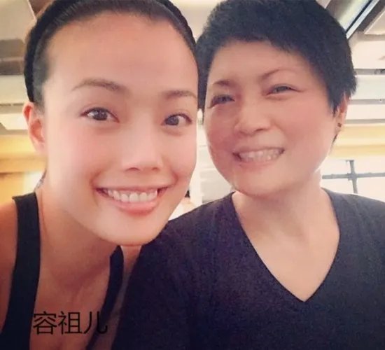 全球女星素颜大PK图赏 只有真女神敢晒素颜照!