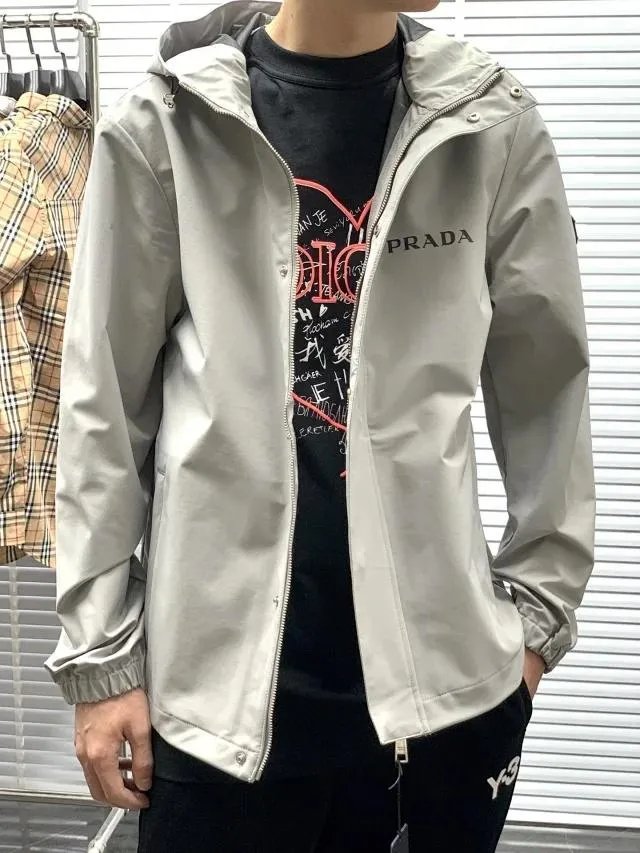 普拉达的服装风格是什么?