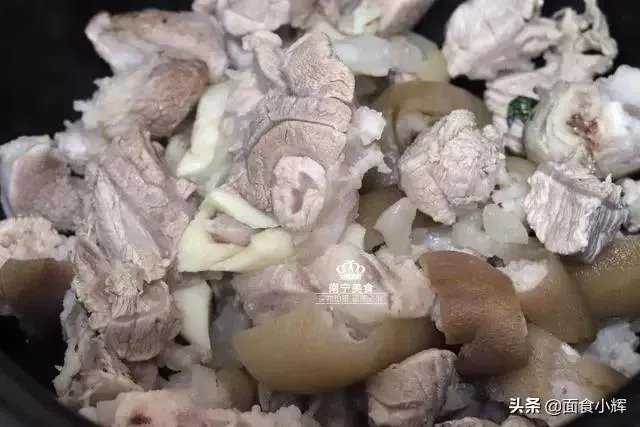 电饭煲能够煲压猪蹄吗?知道的能不能把过程写出来?