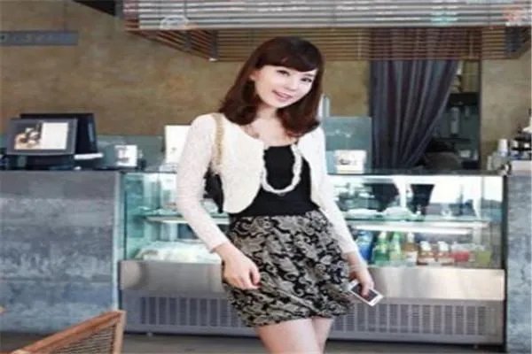 你怎么看待名媛拼团高端酒店拍照这种事情呢?