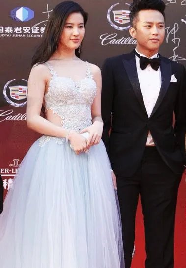 中国设计师兰玉的婚纱有名吗?有哪些女明星穿过?