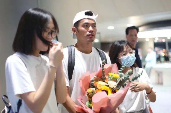 林丹谢杏芳夫妇回应卷入机票款纠纷,此事是如何处理的?