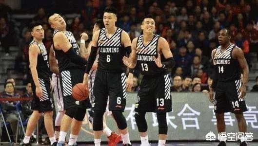 韩德君手掌骨折,出战成疑,辽宁队能不能拿下北京队?