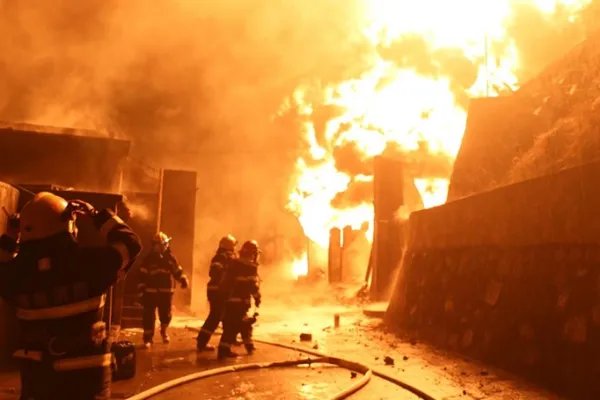 河南洛阳一化工企业发生爆炸,致其爆炸的原因是啥?
