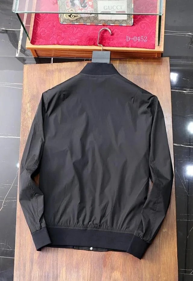 普拉达的服装风格是什么?