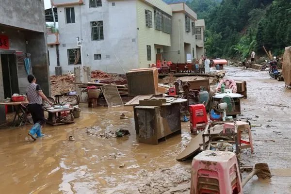 广西阳朔洪涝灾害,如何看待最近南方地区暴雨连连?