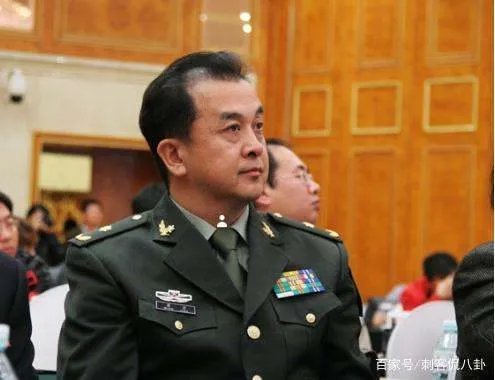 黄宏上午被免职,下午就被带走,如今多年过去了他过得怎么样?