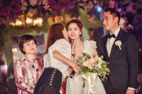 赖弘国前妻辟谣怎么回事 赖弘国前妻具体说了什么