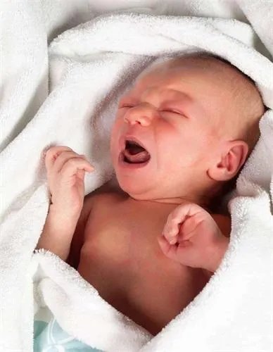 对于父母将婴儿放微波炉这个事件,孩子以后会有什么后遗症吗?