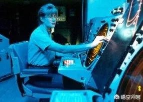 摧毁了航母的指挥舰桥,是不是就几乎瘫痪了整个航母?