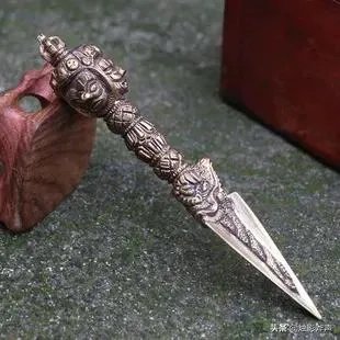 古代战场上,有使用“独脚铜人”作兵器的吗?