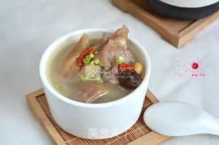 黄豆猪脚汤