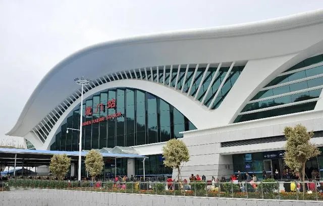 从济南火车站怎么去飞机场,大约要多少时间?多少钱?