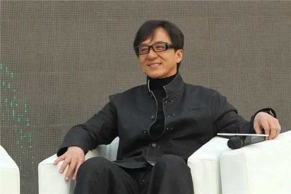 向华强、成龙、曾志伟,这几位香港娱乐圈大佬谁混的更好?