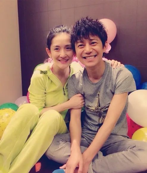 全球女星素颜大PK图赏 只有真女神敢晒素颜照!