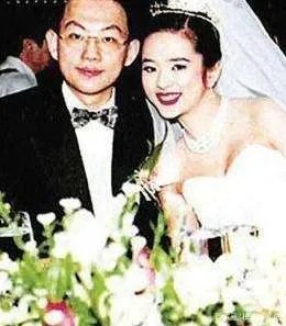 叶蕴仪是如何从一个“糖瓷娃娃”变成“玉奶奶”的?
