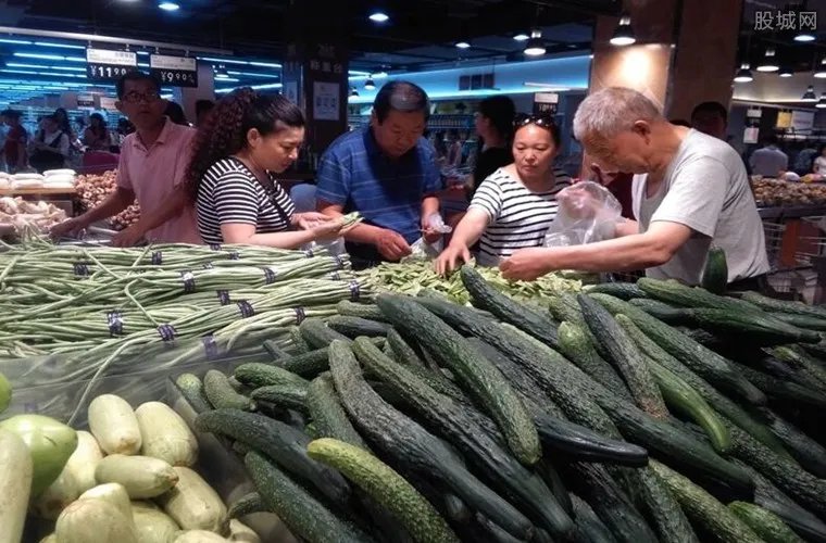 激情卖菜哥走红 卖菜一个月能挣多少