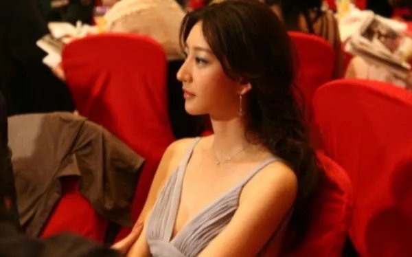 “出了名的狐狸精”,唐一菲为何会有这样一个称号?