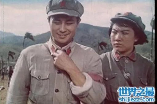 电影演员王心刚逝世是假的,其实在大连舒舒服服养老