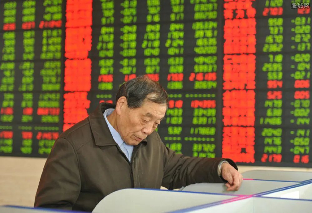 中国股市罕见怪象 机构赚翻散户口袋被清光