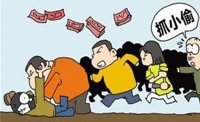 如何看待偷拿排骨,阿婆在超市门口被挂牌示众一事?