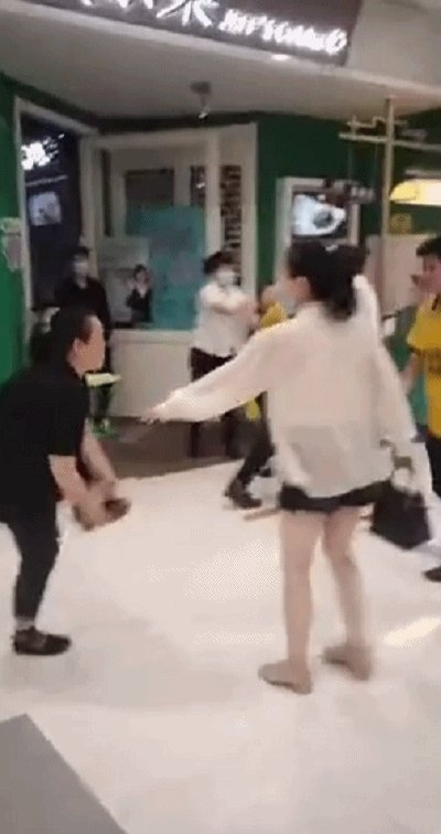 美团女外卖员