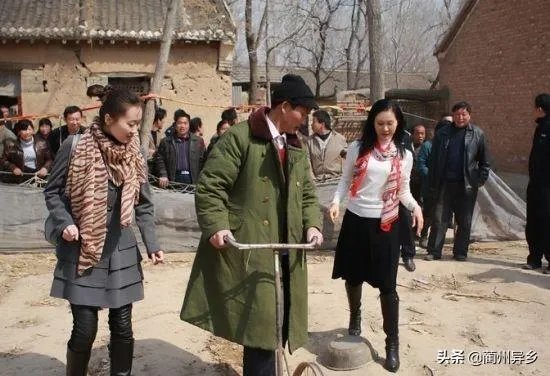 最近,朱之文入住了头条,想问问大家对其入住头条有什么看法?