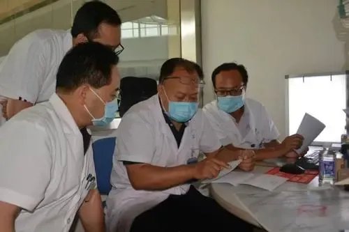 河南近40名专家跳槽郑大一附院引争议,事件背后暴露出了哪些问题?