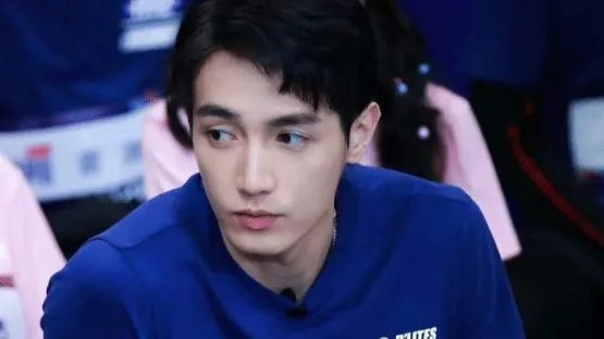 萧亚轩宣布恋上小16岁鲜肉黄皓,他们会长久吗?
