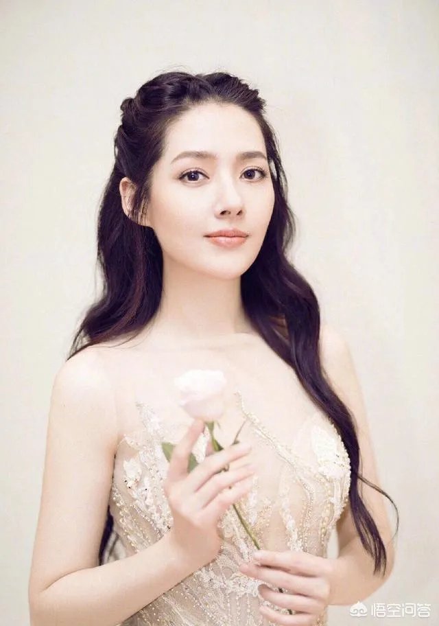 如何看待向佐和郭碧婷的恋情,你觉得他们般配吗?