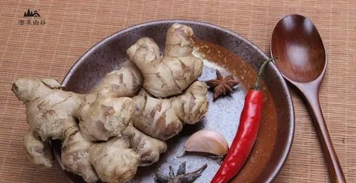 生姜与干姜的功效与作用,区别与禁忌及注意事项