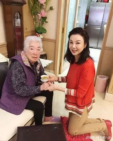 与林建岳离婚25年,谢玲玲为何会感谢婆婆呢?