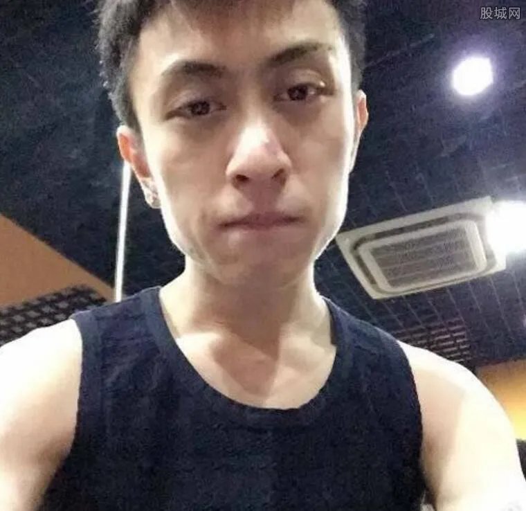 秦奋king总真实身份 秦奋的爸爸是谁